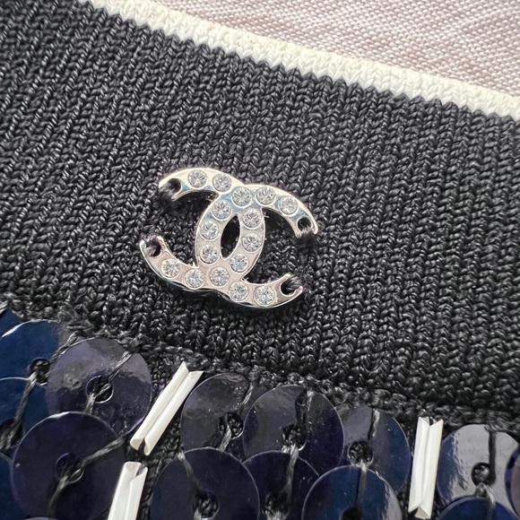 Auth Chanel 23s Sequin CC Logo Top P74612 - Size 44 - Picture 5 of 16